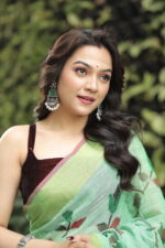 Minimalist Pure Solid Khadi Saree - Image 38