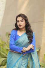 Luminous Tissue Khadi Saree with Subtle Shimmer - Image 10