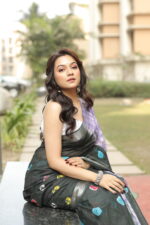 Vibrant Heritage Bandhni Linen Saree - Image 31