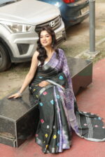 Vibrant Heritage Bandhni Linen Saree - Image 30