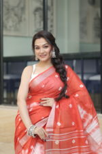 Vibrant Heritage Bandhni Linen Saree - Image 9