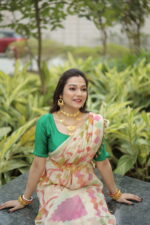 Ethereal Lightweight Semi Muslin Saree - Image 2