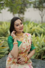 Ethereal Lightweight Semi Muslin Saree - Image 4