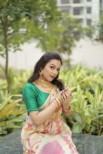 Ethereal Lightweight Semi Muslin Saree - Image 5