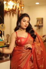 Luminous Tissue Khadi Saree with Subtle Shimmer - Image 9