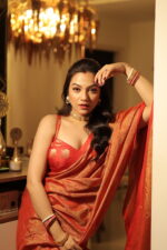 Luminous Tissue Khadi Saree with Subtle Shimmer - Image 10