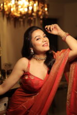 Luminous Tissue Khadi Saree with Subtle Shimmer - Image 12