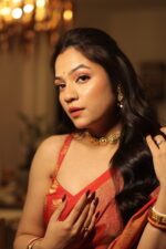 Luminous Tissue Khadi Saree with Subtle Shimmer - Image 21
