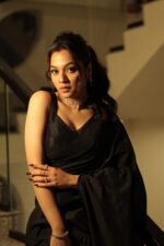 Classic Breathable Khadi Print Everyday Saree - Image 3