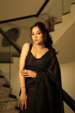 Classic Breathable Khadi Print Everyday Saree - Image 6