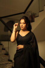 Classic Breathable Khadi Print Everyday Saree - Image 7