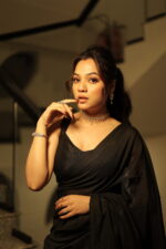 Classic Breathable Khadi Print Everyday Saree - Image 8