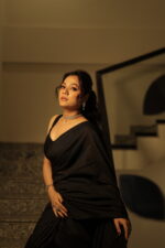 Classic Breathable Khadi Print Everyday Saree - Image 9