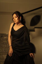 Classic Breathable Khadi Print Everyday Saree - Image 10